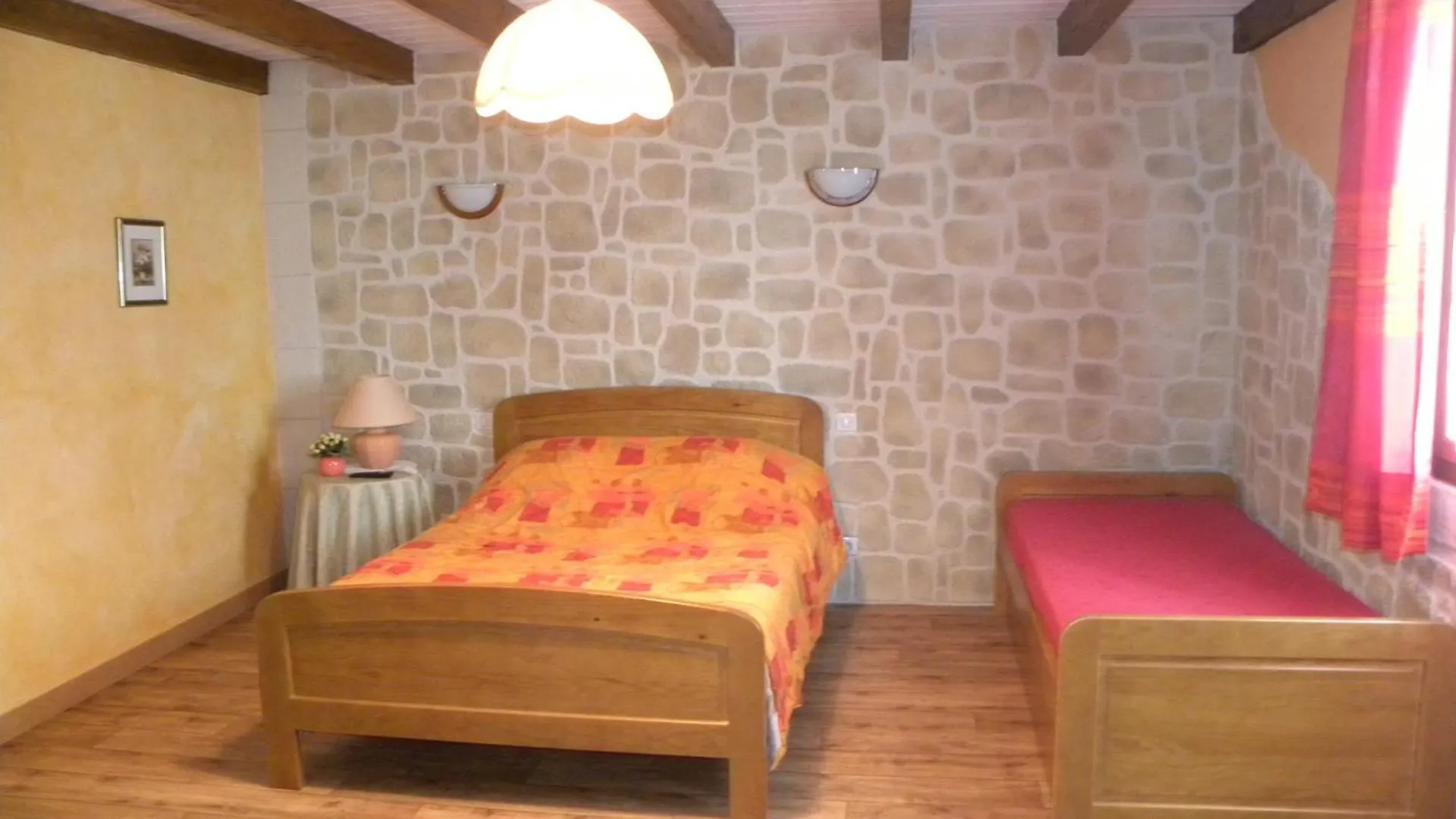Auberge Les Volpilieres Ruynes-en-Margeride 0*,  Francia